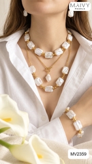 MV2359 - Set lắc tay bông tai ngọc trai baroque vuông màu trắng mix charm bạc 925 mạ vàng 18k