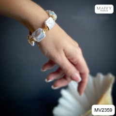 MV2359 - Set lắc tay bông tai ngọc trai baroque vuông màu trắng mix charm bạc 925 mạ vàng 18k