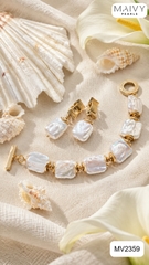 MV2359 - Set lắc tay bông tai ngọc trai baroque vuông màu trắng mix charm bạc 925 mạ vàng 18k
