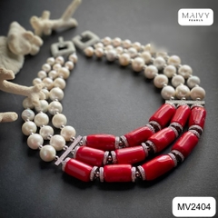 MV2404 - Dây chuyền ngọc trai tròn màu trắng nhấn mặt san hô đỏ gồm 3 sợi chung khóa