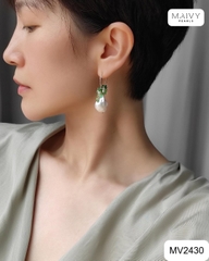 MV2430 - Bông tai đá xanh lá tự nhiên nhấn ngọc trai baroque trắng khuyên móc