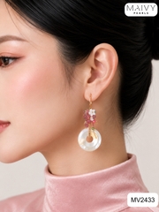 MV2433 - Bông tai đá tự nhiên mix xà cừ hình đồng điếu trắng khuyên móc