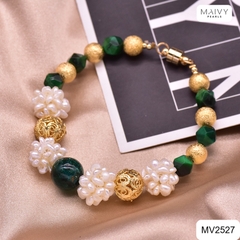 MV2527- Lắc tay ngọc trại dị nhí trắng kết chùm mix đá xanh và charm bạc 925 mạ vàng 18k