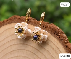 MV2540 - Bông tai ngọc trai keshi kết hoa dáng móc