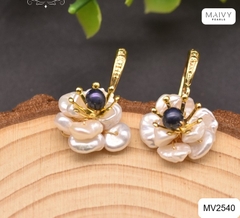 MV2540 - Bông tai ngọc trai keshi kết hoa dáng móc
