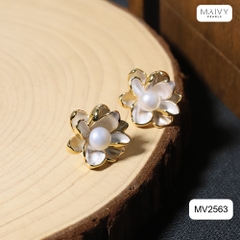 MV2563- Bông tai dáng hoa mạ vàng 18k đính ngọc trai trắng sz z6-7mm