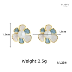 MV2581- Bông tai hoa 6 cánh nhấn nhụy ngọc trai ngọt tròn trắng sz 5-6mm