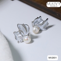 MV2601- Bông tai dáng vây cá nhấn ngọc trai trắng size 5-6mm