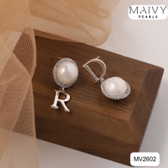 MV2602 - Bông tai ngọc trai trắng size 8mm đối xứng mix chữ DR