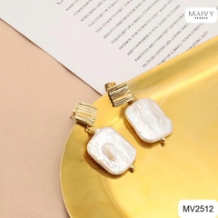 MV2512- Bông tai ngọc trai baroque hình chữ nhât màu trắng đế bạc 925 mạ vàng 18k chốt cài