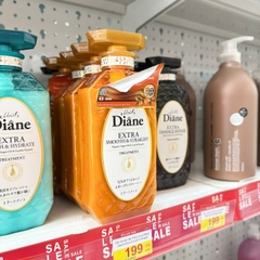 Dầu xả vào nếp thẳng mượt Moist Diane Extra Smooth & Straight