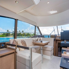 Du thuyền Prestige 460 – Du thuyền lái nóc hạng sang tại Hạ Long