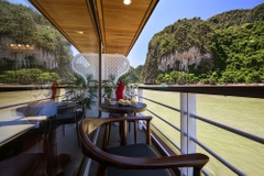 Du Thuyền Perla Dawn Sails