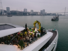 Thuê trọn du thuyền trong ngày Saquila Yatch tổ chức sự kiện