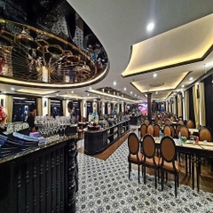 Du thuyền Sea Octopus Cruise ( tàu tối)