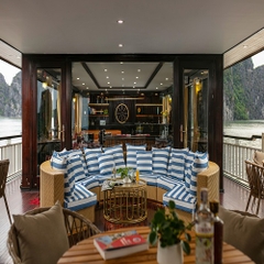 Du thuyền La Regina Legend Cruise