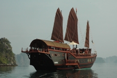 Du thuyền Red Dragon Junk