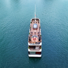 Du thuyền Alina Cruise (Tàu tối)