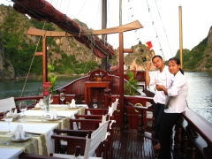 Du thuyền Red Dragon Junk