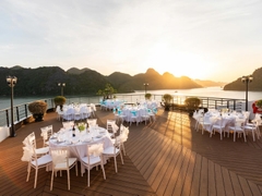 Du thuyền Diana Cruise (3N2Đ)