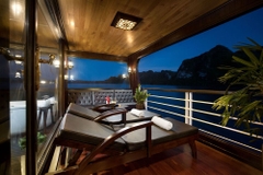 Du Thuyền Perla Dawn Sails