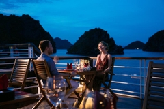 Du Thuyền Perla Dawn Sails