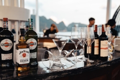 Thuê trọn du thuyền ngủ đêm Ambassador Cruise tổ chức sự kiện
