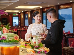 Thuê trọn du thuyền trong ngày Diamond Cruise tổ chức sự kiện