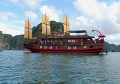 Du thuyền Poseidon Hạ Long