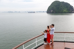 Du Thuyền Emeraude Hạ Long