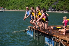 Du Thuyền Perla Dawn Sails