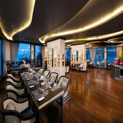 Du thuyền Madeline Cruise