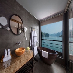 Du thuyền Scarlet Pearl Cruise