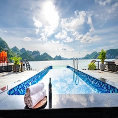 Du Thuyền 5 sao Venus Cruise