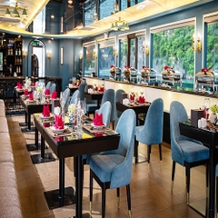 Du thuyền Maia cruise (99 khách)