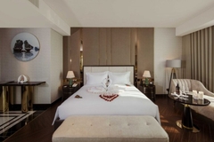Combo Sea Stars Hạ Long Hotel (5*) 2N1Đ + Du thuyền Luna (5*)