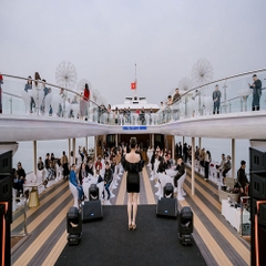 Du thuyền Luna Halong Cruise