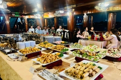 Ăn Buffet Trên Du Thuyền Hòn Ngọc Viễn Đông