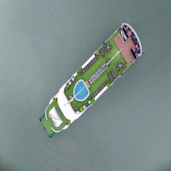 Du thuyền Vera Cruise ( Tàu tối)