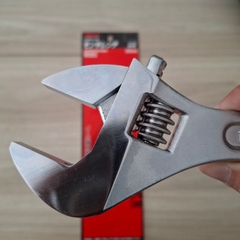 Mỏ lết Lobster M300