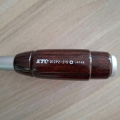 Tua Vít KTC D12P2-215 Cán Gỗ 4 Cạnh No.2