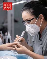 美甲师长时间高强度工作（如每天12小时）在客源密集的繁忙店铺中 Nail and Spa Safety