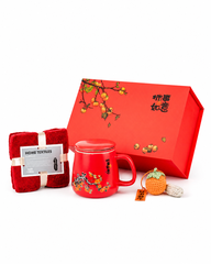 Hộp bộ 6 món màu đỏ gồm ly, khăn vuông, nến thơm, xà phòng và kem dưỡng da tay (TBS0636)