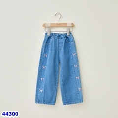Quần jean Bebezo xanh nơ - size 130