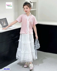 Set áo hồng, chân váy trắng dài