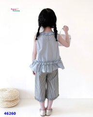 Set áo xanh, quần sọc xám