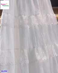 Chân váy dài trắng ren hoa