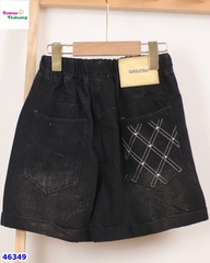Quần short jean túi chữ M