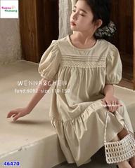 Đầm kem viền ren ngực