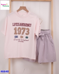 Set áo hồng 1973, quần short